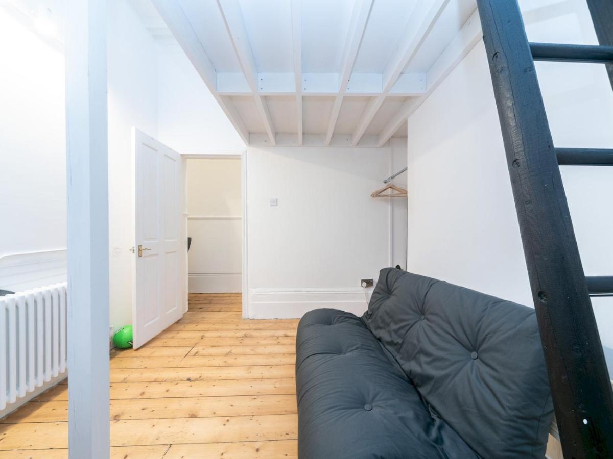 Pass The Keys Rustic And Quirky Flat In Charming Charlton Village Londyn Zewnętrze zdjęcie