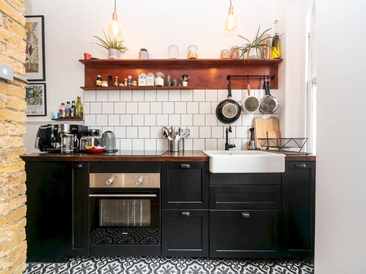 Pass The Keys Rustic And Quirky Flat In Charming Charlton Village Londyn Zewnętrze zdjęcie