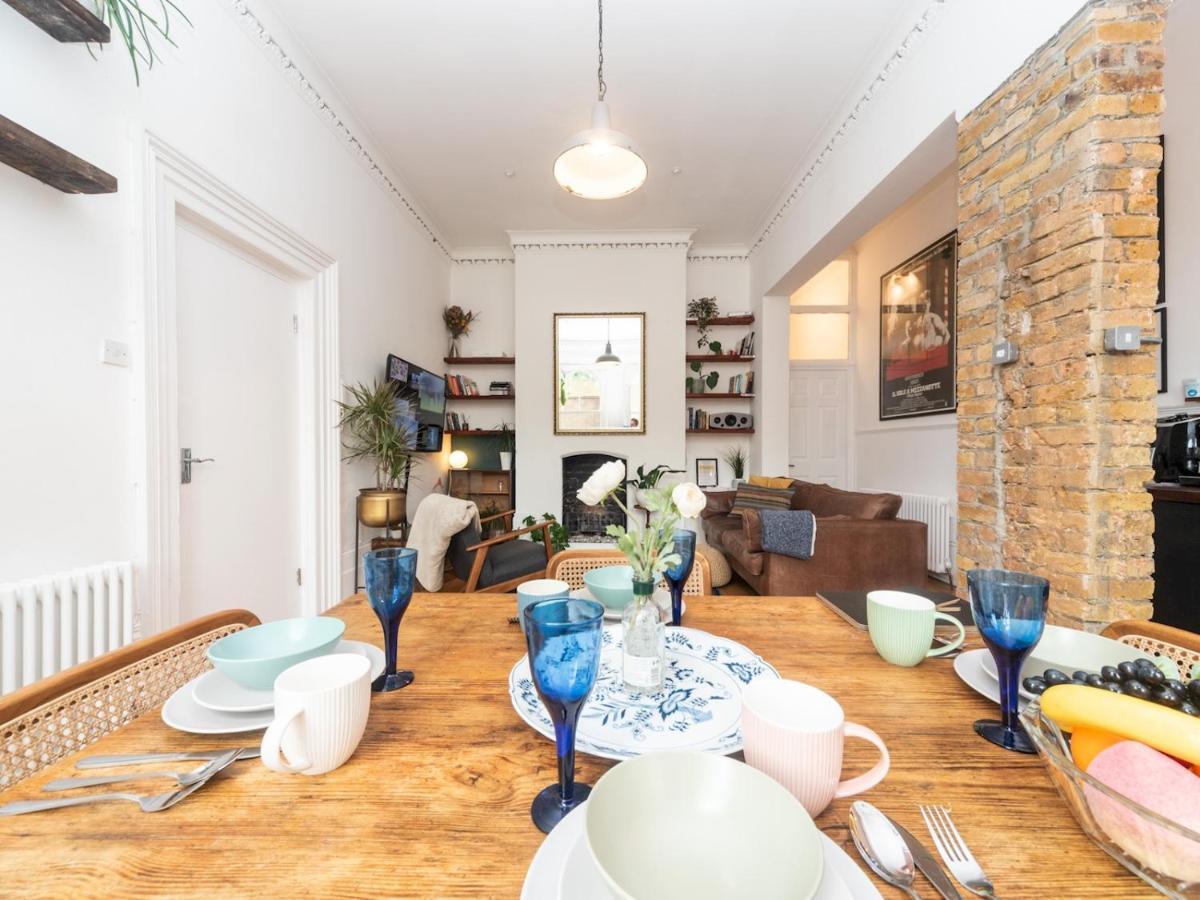 Pass The Keys Rustic And Quirky Flat In Charming Charlton Village Londyn Zewnętrze zdjęcie