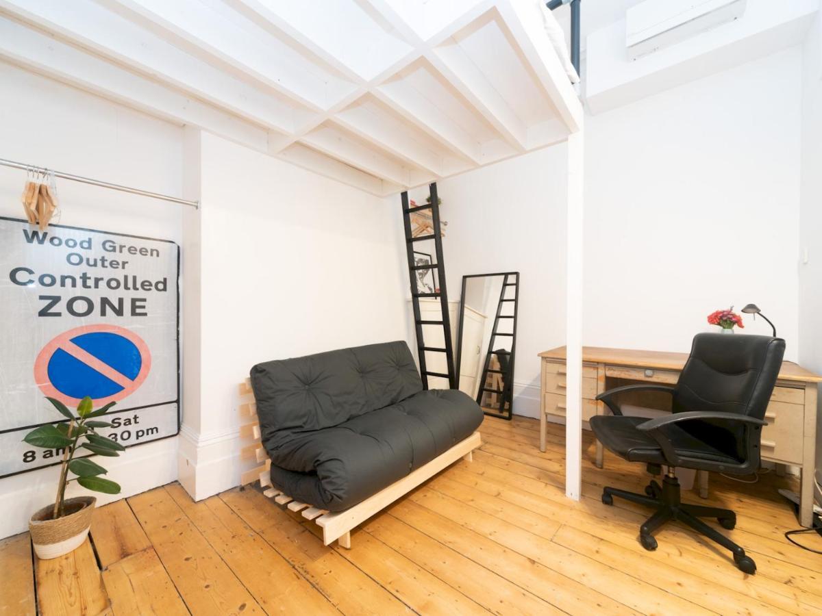 Pass The Keys Rustic And Quirky Flat In Charming Charlton Village Londyn Zewnętrze zdjęcie