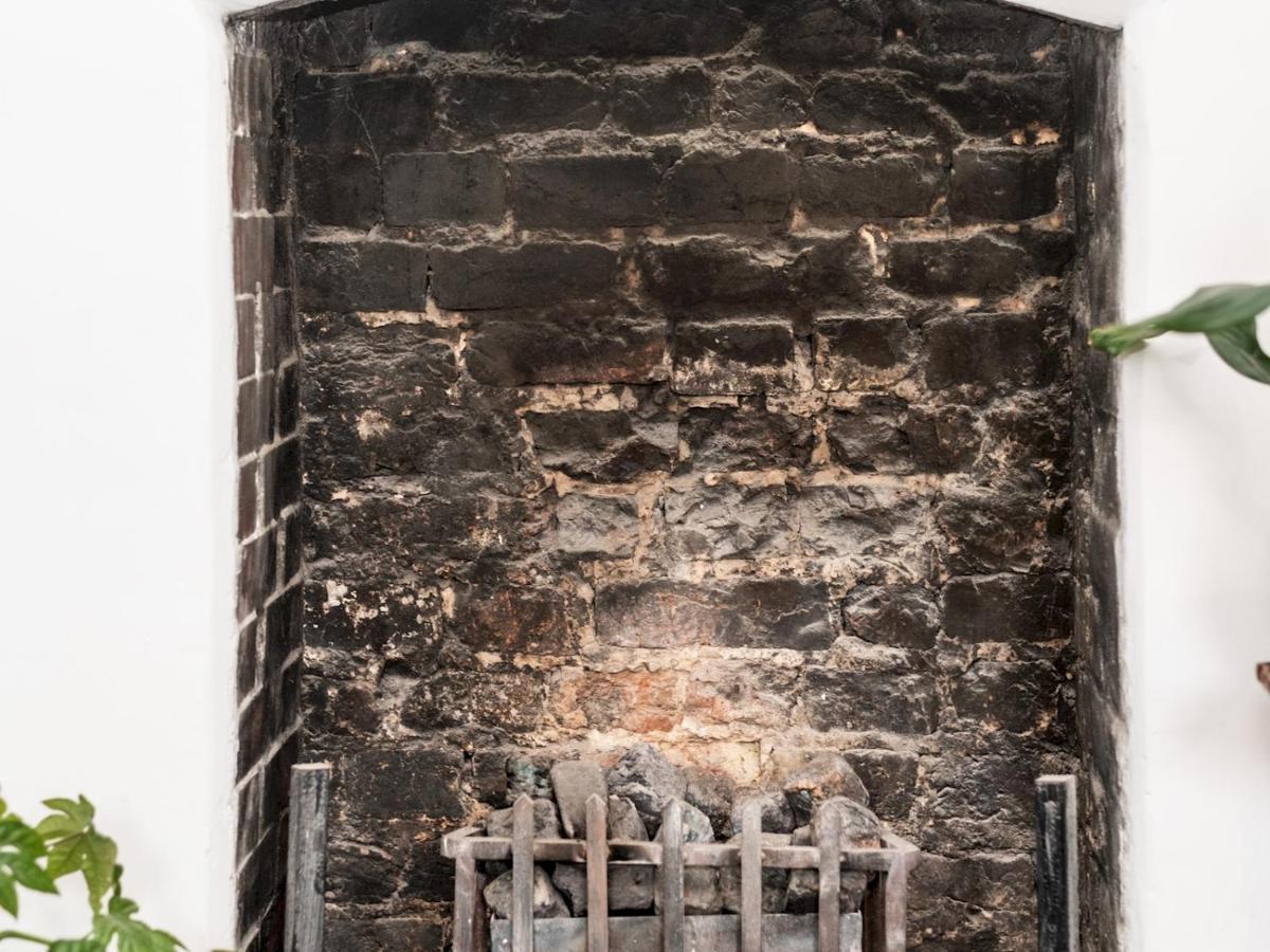 Pass The Keys Rustic And Quirky Flat In Charming Charlton Village Londyn Zewnętrze zdjęcie