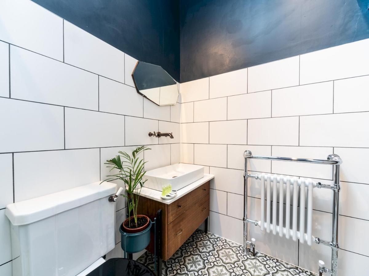 Pass The Keys Rustic And Quirky Flat In Charming Charlton Village Londyn Zewnętrze zdjęcie